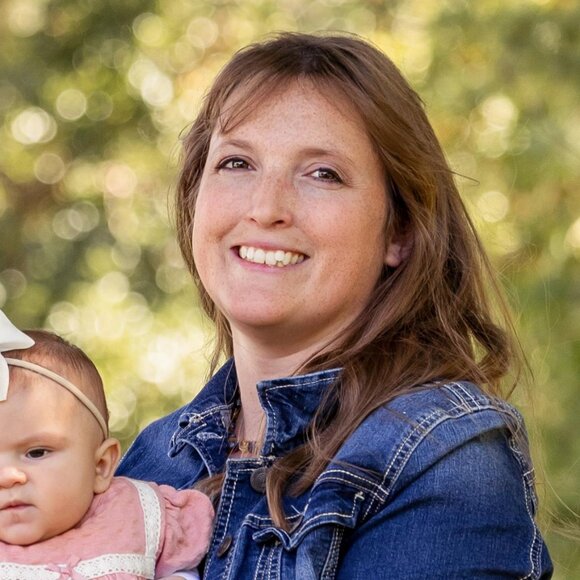 Meet your Posher, Emily - Picture 2 of 5